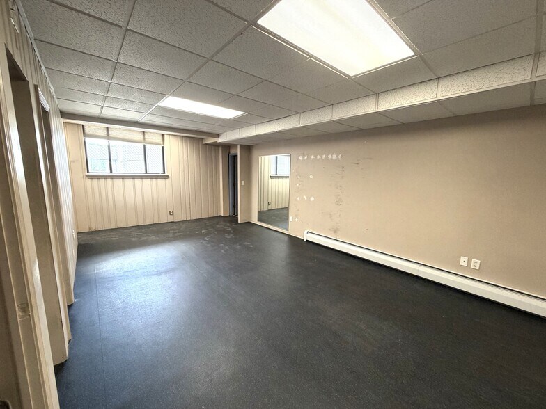 More Photos Of 93 Market Sq, Newington Office For Sale