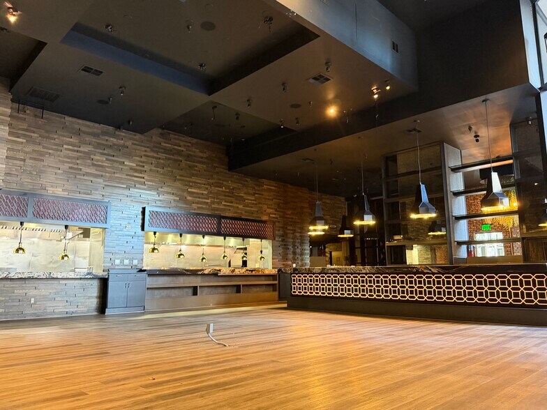 More Photos Of 800 W 6th St, Los Angeles Office For Lease