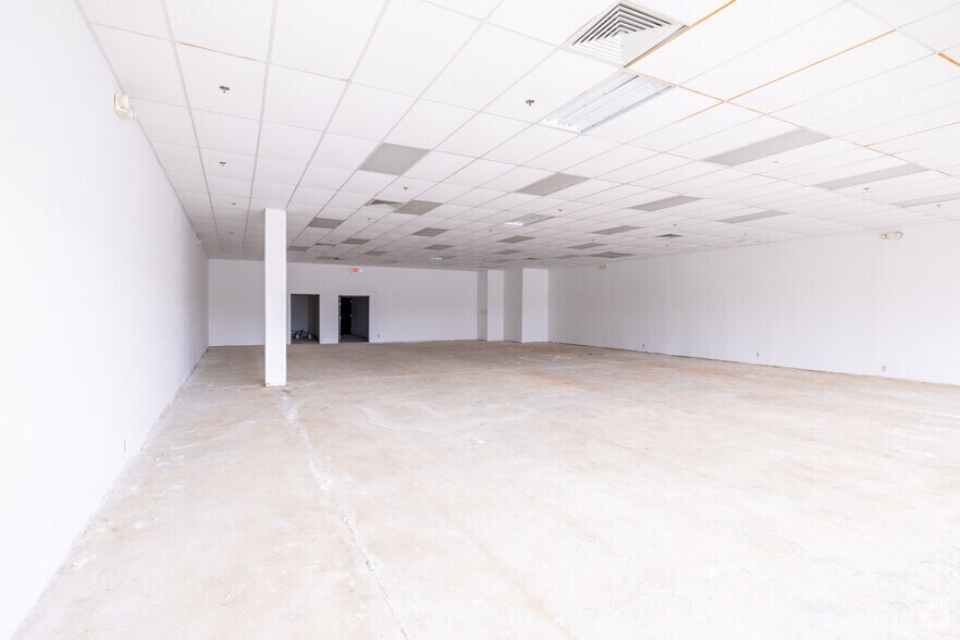 More Photos Of 3005-3147 Gertsner Memorial Dr, Lake Charles Storefront For Sale