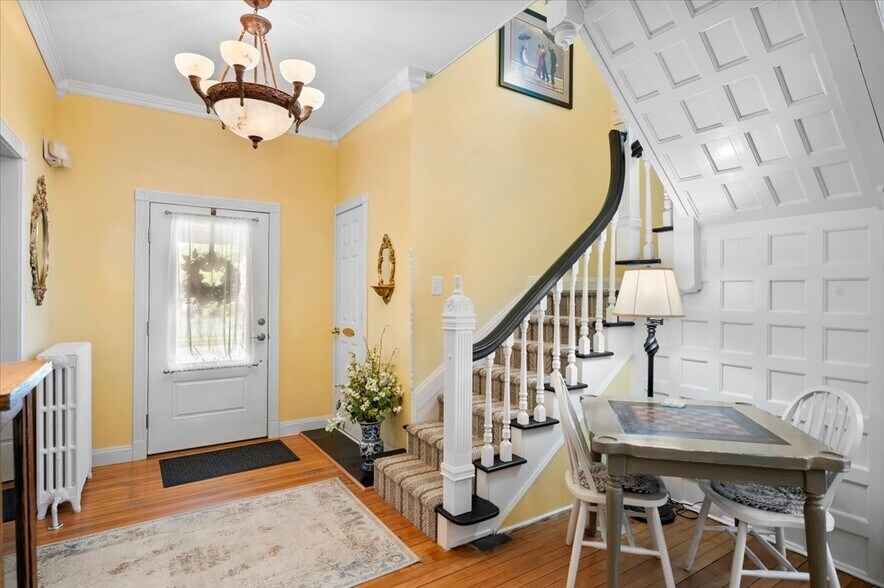 More Photos Of 153 Bay St, Glens Falls Hospitality For Sale