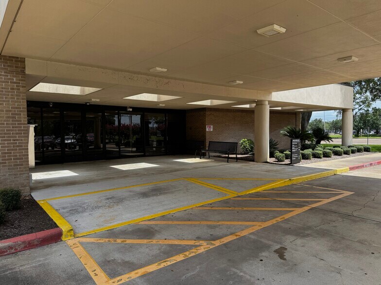 More Photos Of 21660 Kingsland Blvd, Katy Hospital For Sale