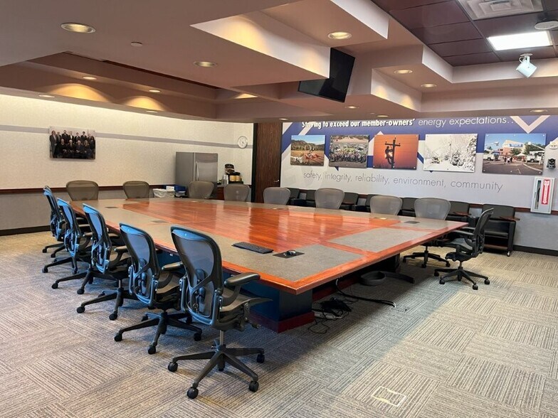 More Photos Of 4300 W 220th St, Farmington Light Distribution For Sale