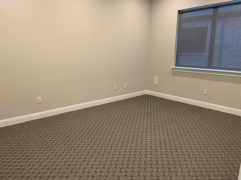 More Photos Of 4425 Plano Pky, Carrollton Medical For Lease