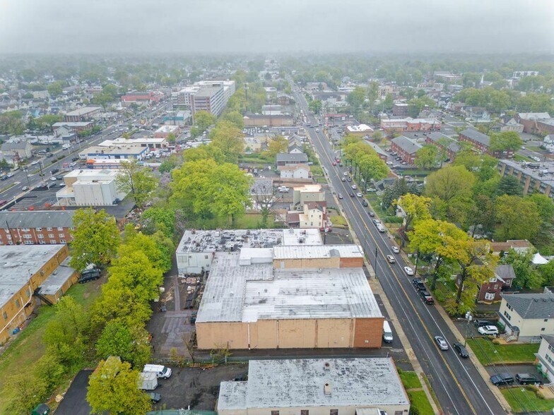 More Photos Of 300-306 W 1st Ave, Roselle Warehouse For Sale