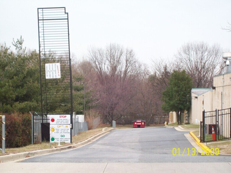 Primary Photo Of 9244 E Hampton Dr, Capitol Heights General Retail For Lease