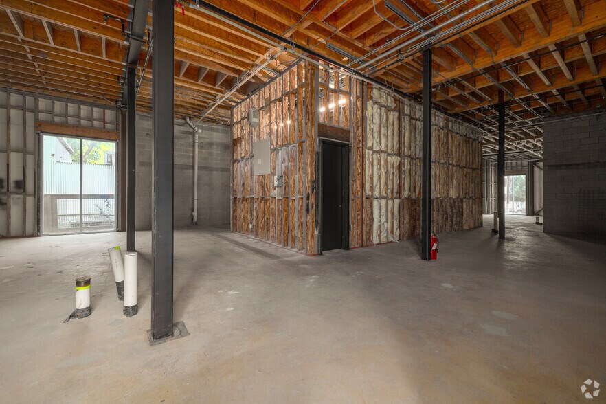 More Photos Of 415 E Cevallos St, San Antonio Restaurant For Lease
