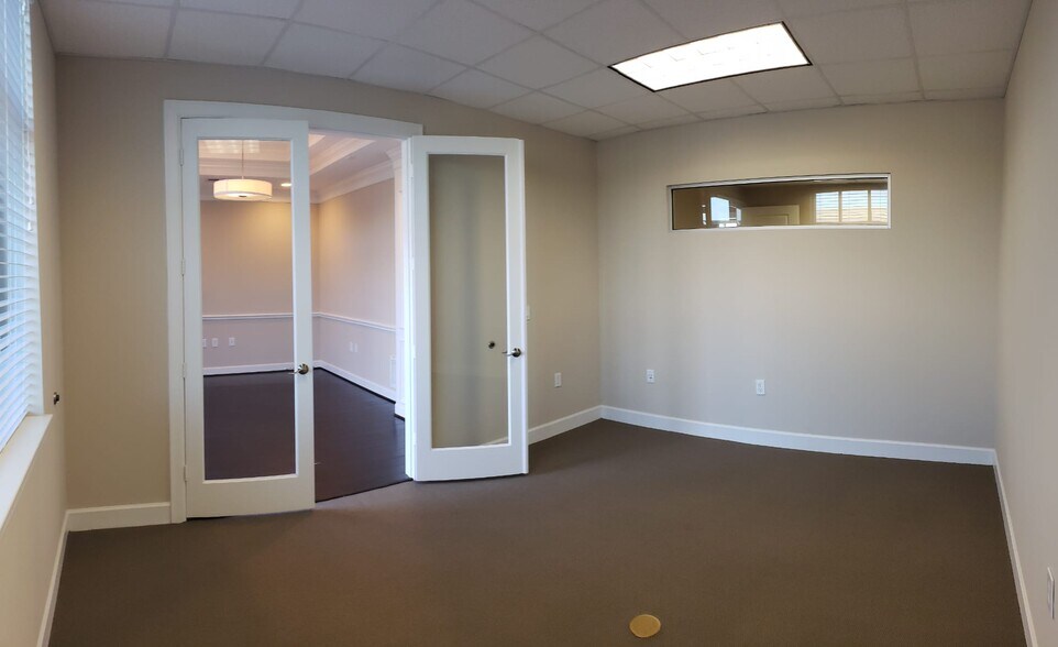 More Photos Of 440 Cobia Dr, Katy Office For Lease
