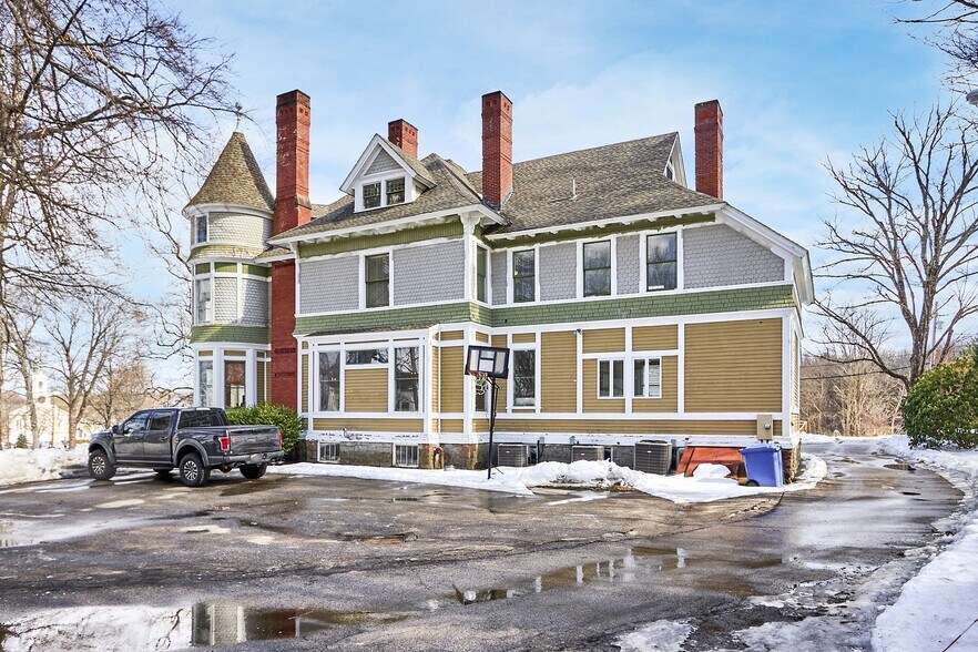 More Photos Of 2 South St, Grafton Office For Sale