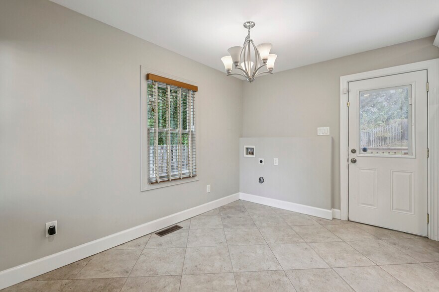 More Photos Of 1952 Wingate Rd, Chamblee Office For Sale