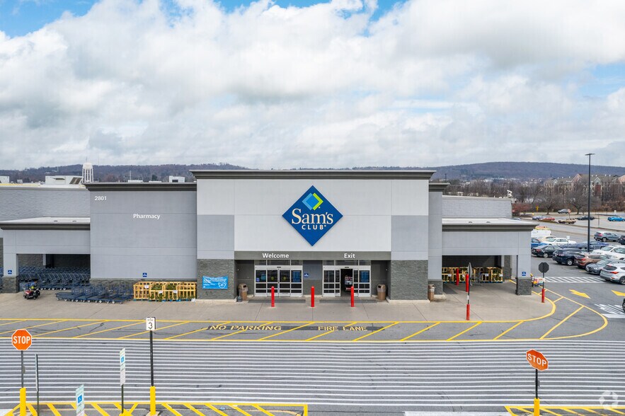 More Photos Of 2801 E Market St, York General Retail For Lease