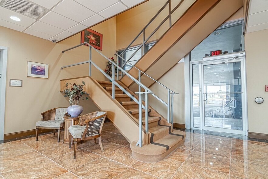 More Photos Of 200 W Illinois Ave, Midland Office For Sale