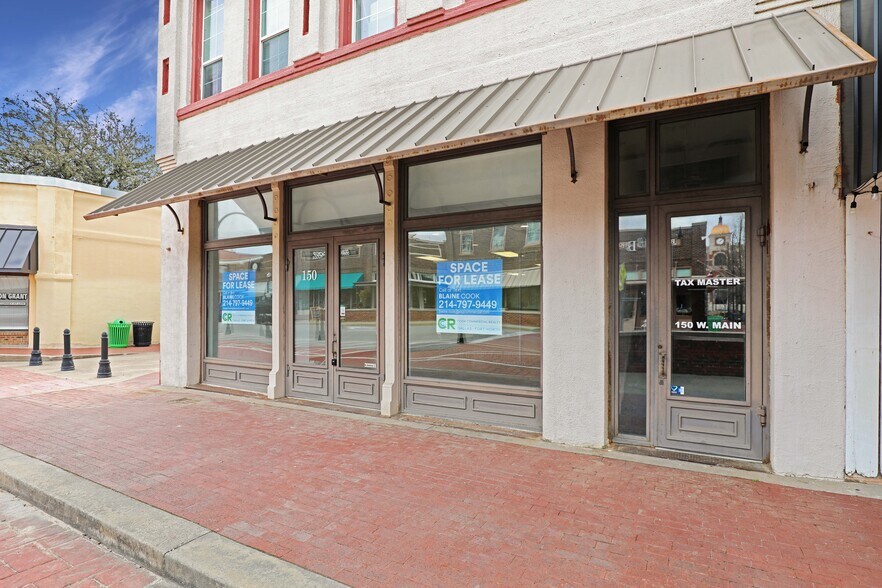 More Photos Of 150 W Main St, Lewisville Bar For Lease