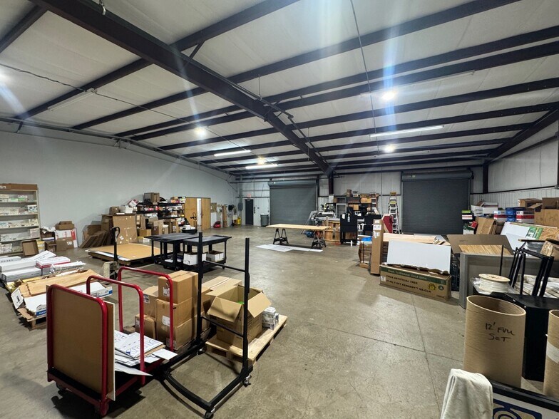 More Photos Of 115 Metroplex Blvd, Jackson Light Distribution For Sale