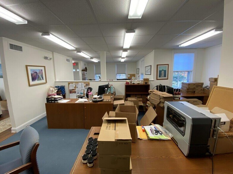 More Photos Of 1-13 Willow St, Yarmouth Port Unknown For Lease