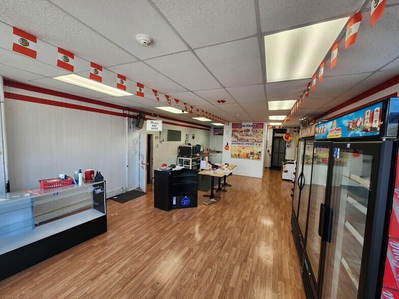 More Photos Of 356-360 Campbell Ave, West Haven Storefront Retail Residential For Lease