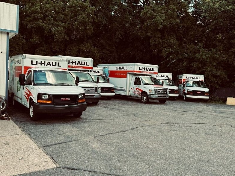 More Photos Of 14801 County Road 5, Burnsville Service Station For Sale