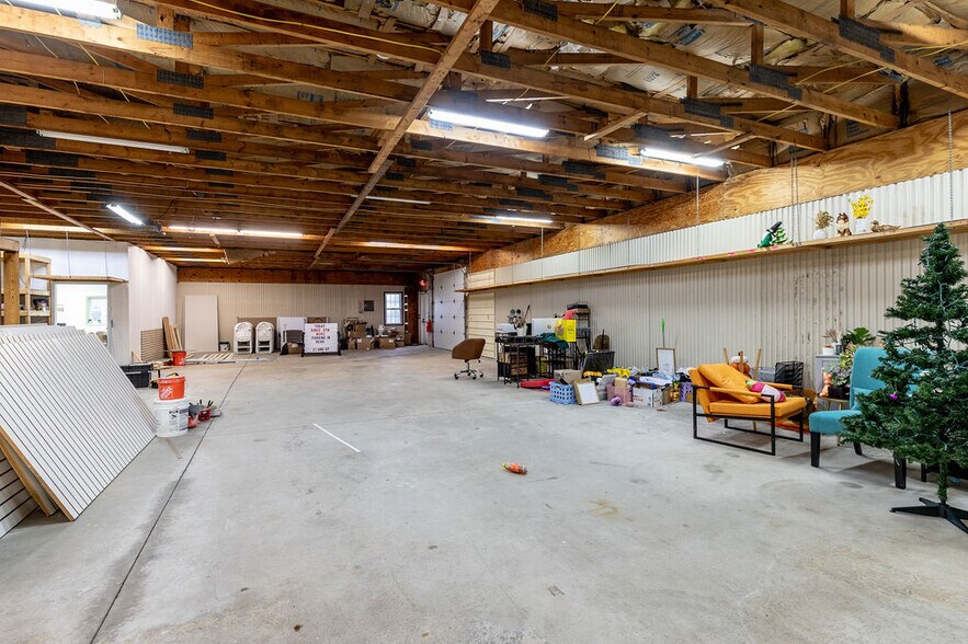 More Photos Of 6640 Lincoln Ave, Lockport Freestanding For Sale