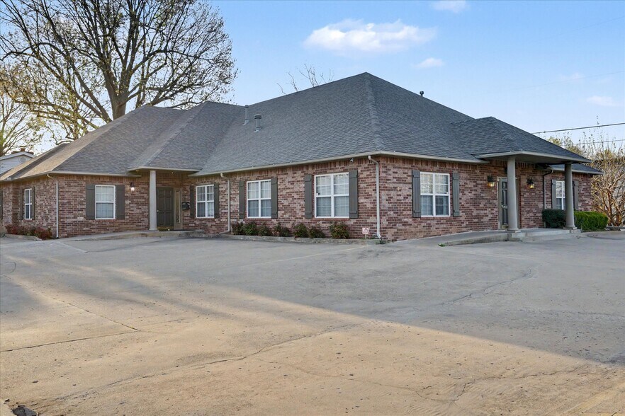Primary Photo Of 5407 S Lewis Ave, Tulsa Office For Lease