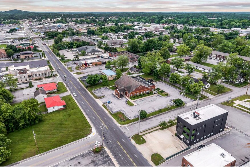 More Photos Of 404 N Willow Ave, Cookeville Office For Sale