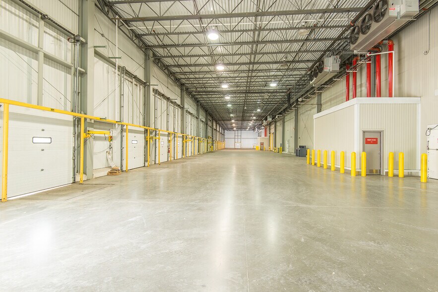 More Photos Of 245 S Franklin Rd, Indianapolis Refrigeration Cold Storage For Sale
