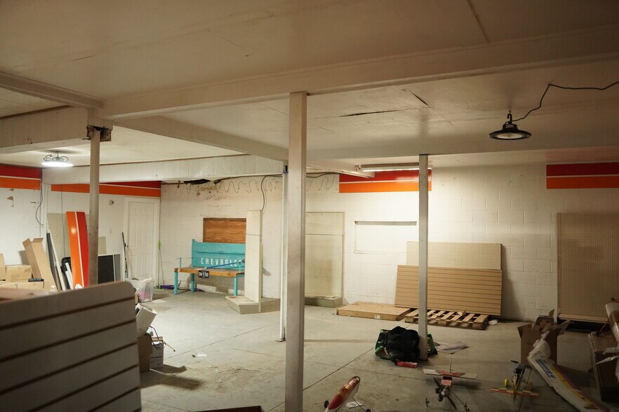 More Photos Of 215 N Main Ave, Big Lake Flex For Sale