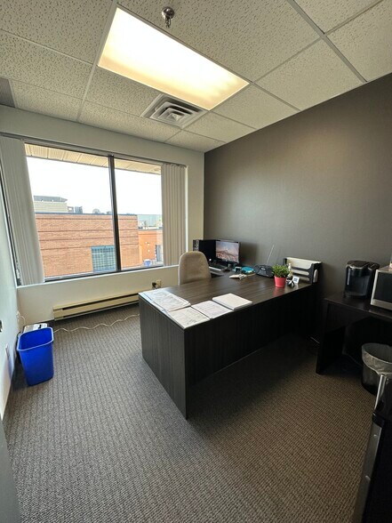 More Photos Of 151 Boul De Mortagne, Boucherville Flex For Lease