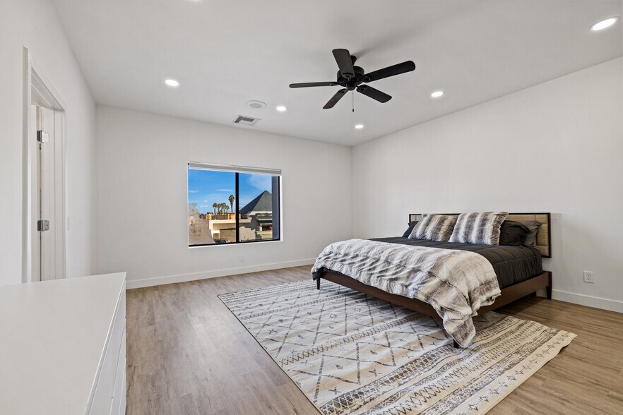 More Photos Of 68766 Perez Rd, Cathedral City Warehouse For Sale