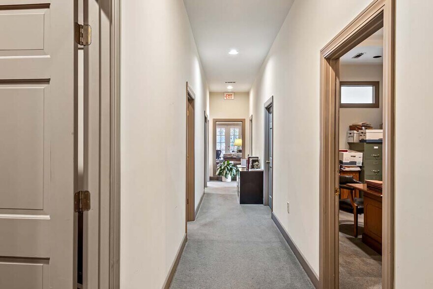 More Photos Of 11 Broad St, Charleston Office Residential For Lease