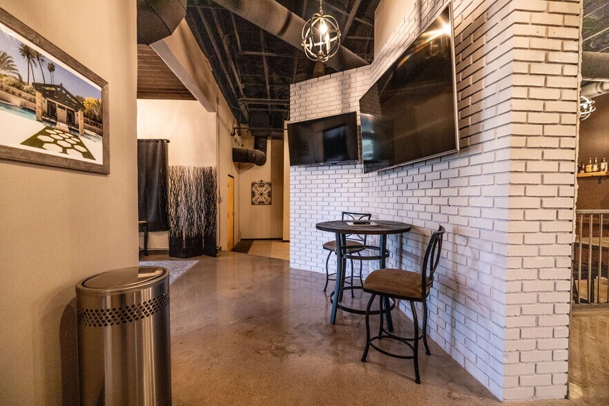 More Photos Of 2433-2439 E University Dr, Tempe Storefront Retail Office For Sale