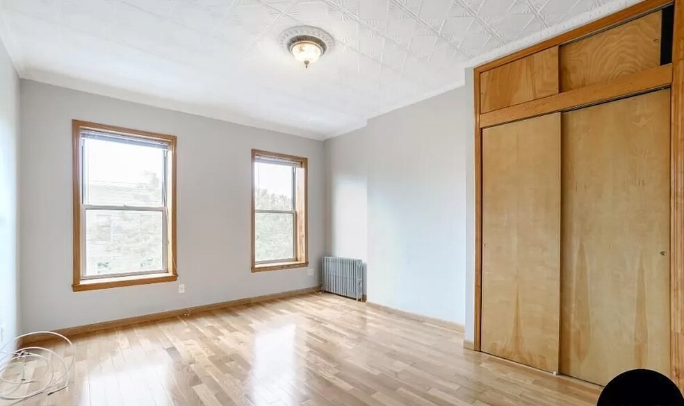 More Photos Of 105 Berry St, Brooklyn Apartments For Sale