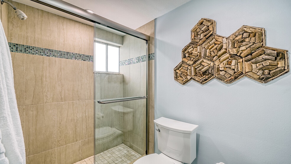 More Photos Of 104 Avenida Veneccia, Siesta Key Multifamily For Sale
