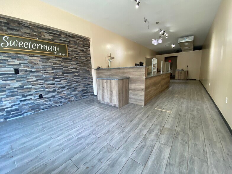 More Photos Of 206-04-206-24 Hillside Ave, Queens Village Storefront For Lease