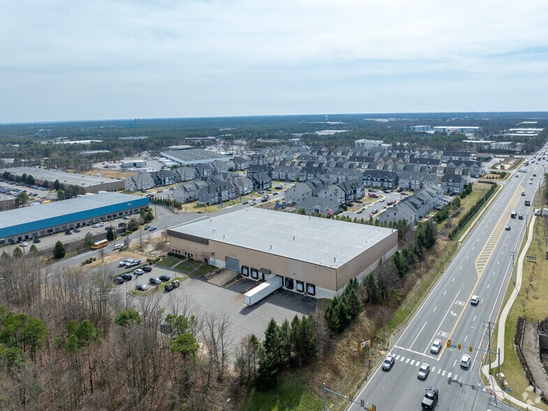 More Photos Of 120 Kenyon Dr, Lakewood Warehouse For Lease