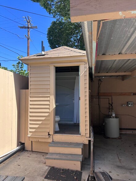 More Photos Of 2328 Newton Ave, San Diego Flex For Lease
