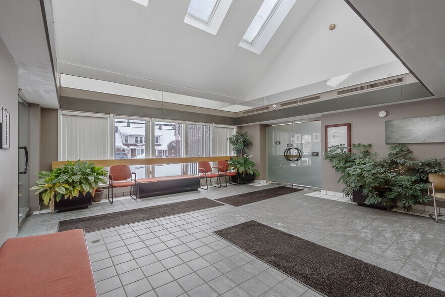 More Photos Of 3300 James St, Syracuse Medical For Lease