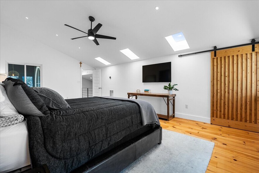 More Photos Of 14519 Fitzhugh Rd, Austin Specialty For Sale