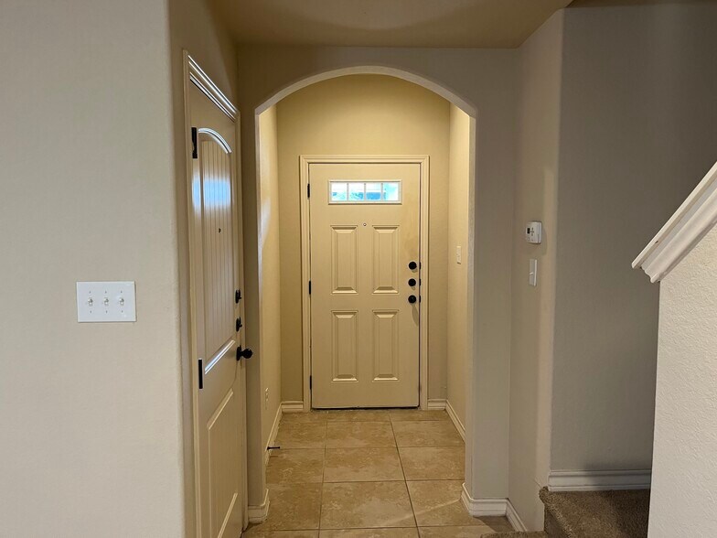 More Photos Of 6618 Mia Way, San Antonio Apartments For Sale