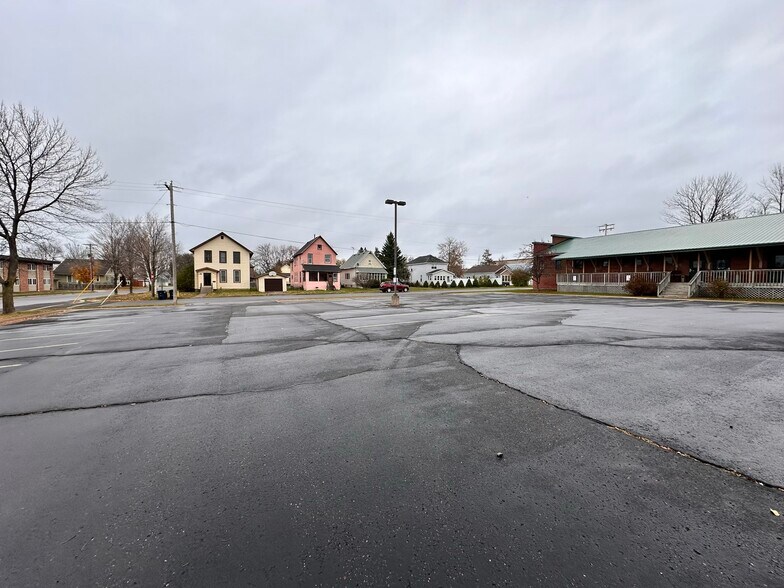 More Photos Of 118 3rd St E, Ashland Office For Sale