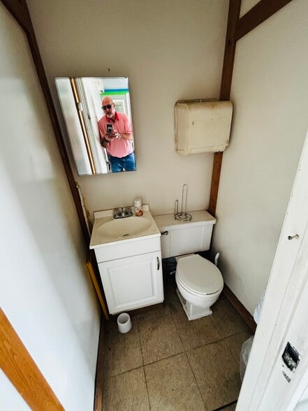 More Photos Of 1484 Broad St, Augusta Freestanding For Sale
