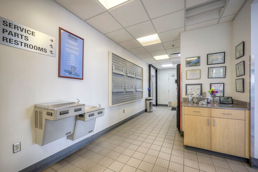 More Photos Of 3921 Frederick Ave, Saint Joseph General Retail For Sale