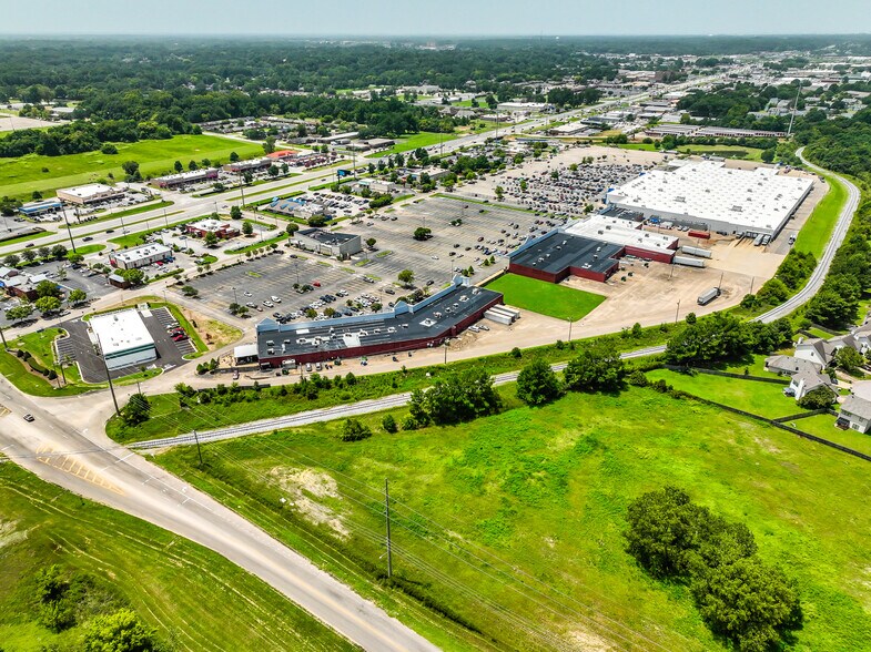 More Photos Of 6495-6549 Atlanta Hwy, Montgomery Unknown For Lease