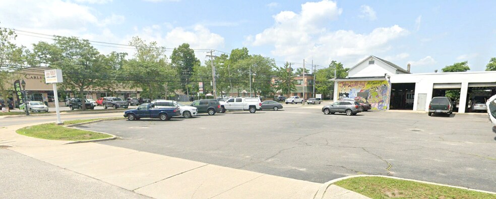 More Photos Of 65 Carleton Ave, Islip Terrace Freestanding For Sale