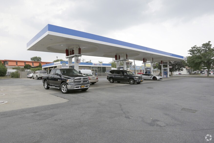 More Photos Of 2351 Broadhollow Rd, Farmingdale General Retail For Sale