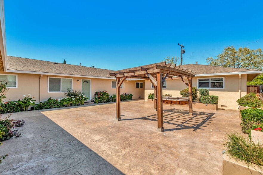 More Photos Of 2185-2205 Royal Dr, Santa Clara Apartments For Sale