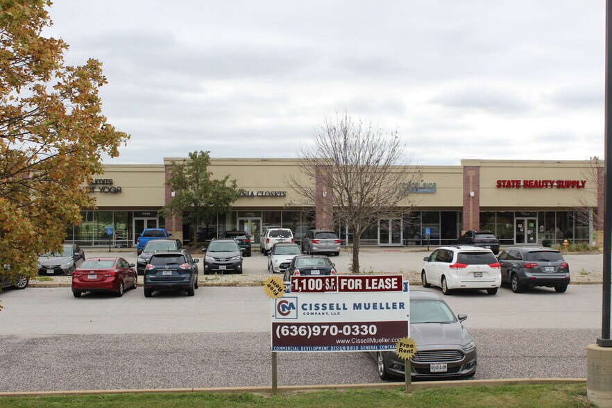 More Photos Of 17660-17688 Chesterfield Airport Rd, Chesterfield Freestanding For Lease
