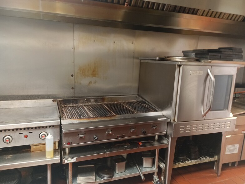 More Photos Of 12225 Westheimer Rd, Houston Freestanding For Lease