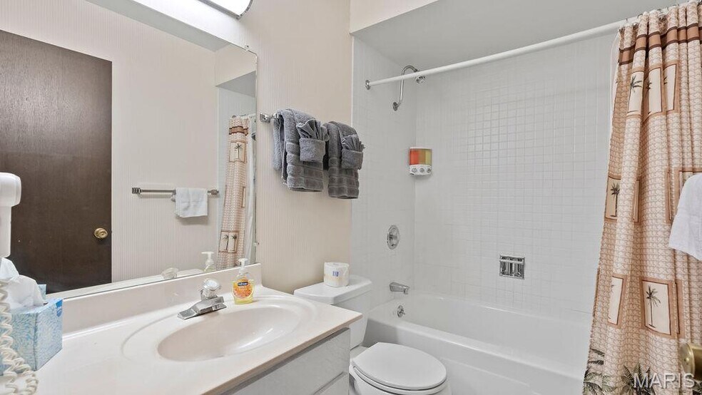 More Photos Of 35 Walkers Cay Drive, Osage Beach Apartments For Sale