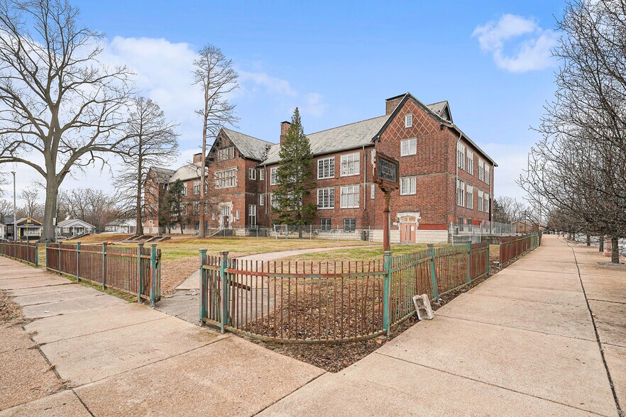 More Photos Of 5814 Thekla Ave, Saint Louis Specialty For Sale