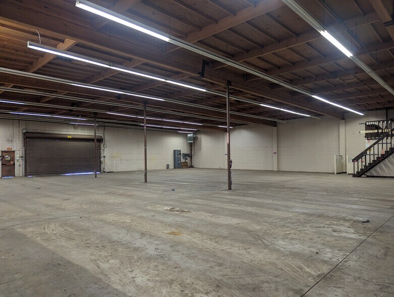 More Photos Of 1350 E Thompson Blvd, Ventura General Retail For Sale