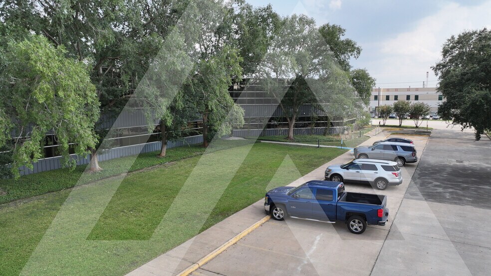 More Photos Of 11302 Tanner Rd, Houston Office For Lease